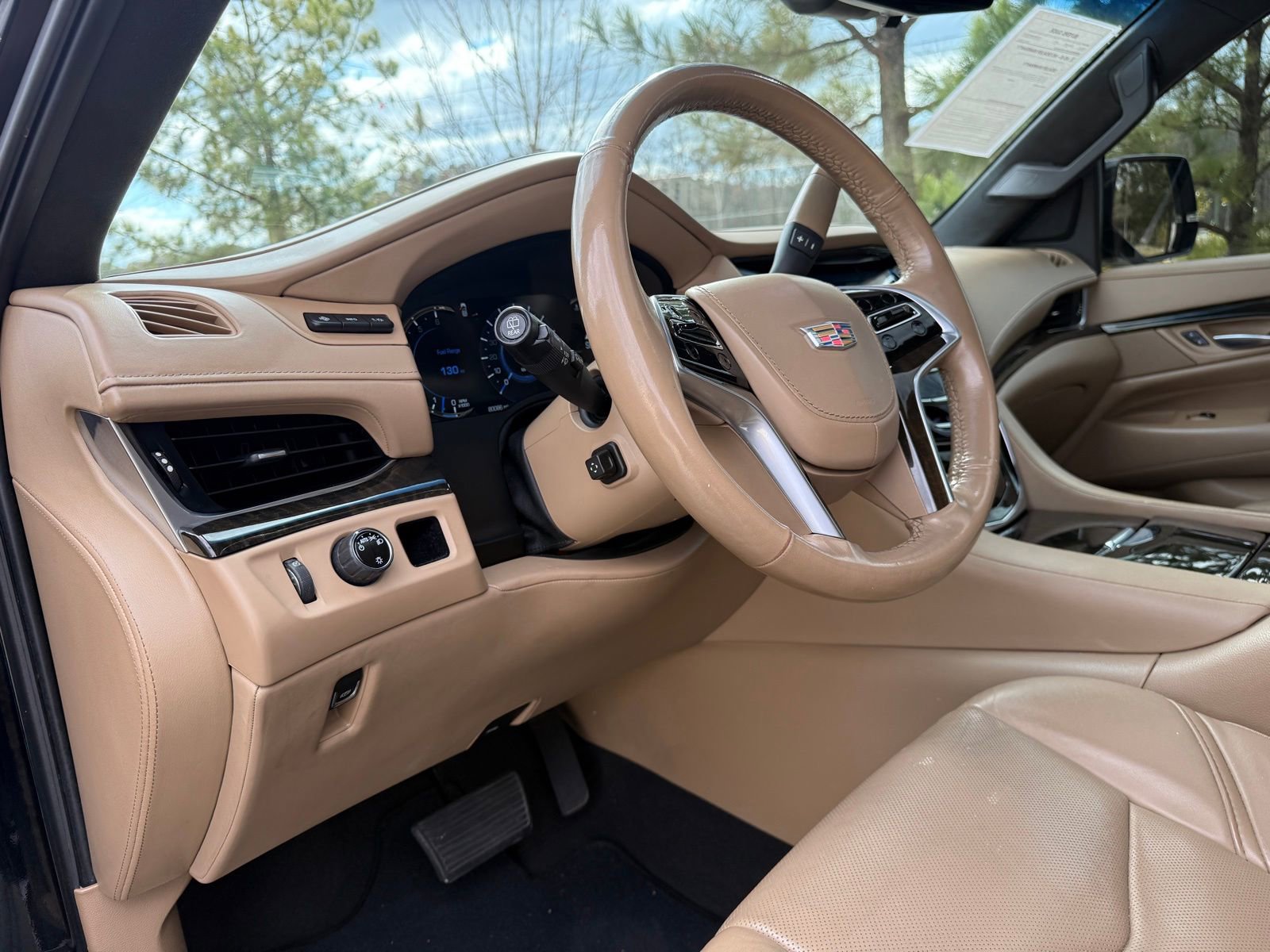 Used 2019 Cadillac Escalade Platinum image 21