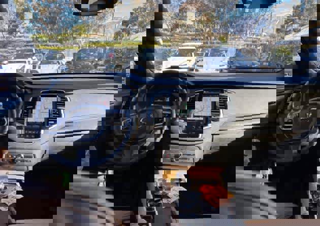 Used 2024 Volvo XC90 T8 Ultimate w/ Protection Package Premier image 3