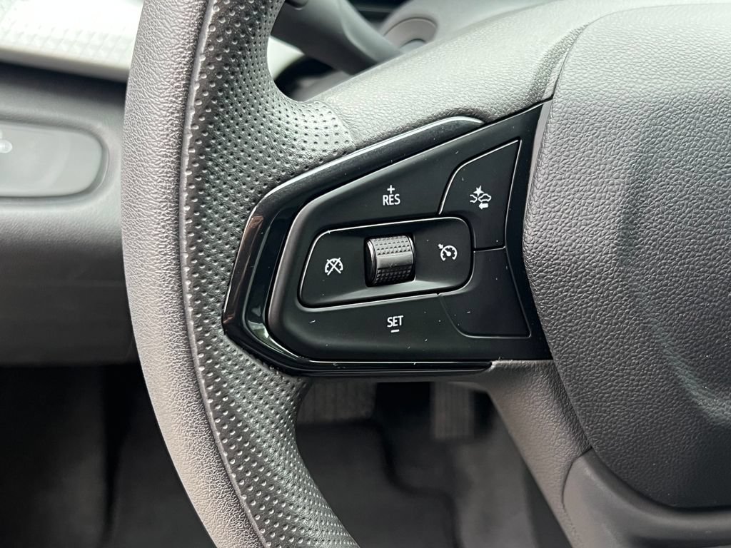 Used 2025 Chevrolet Trax LT FWD image 21