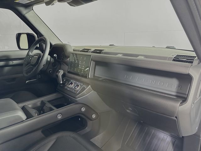 Used 2025 Land Rover Defender 110 S image 31