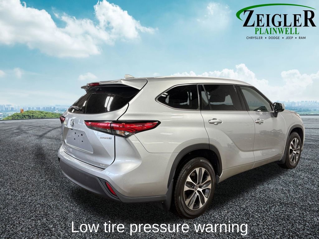 Used 2022 Toyota Highlander XLE image 6