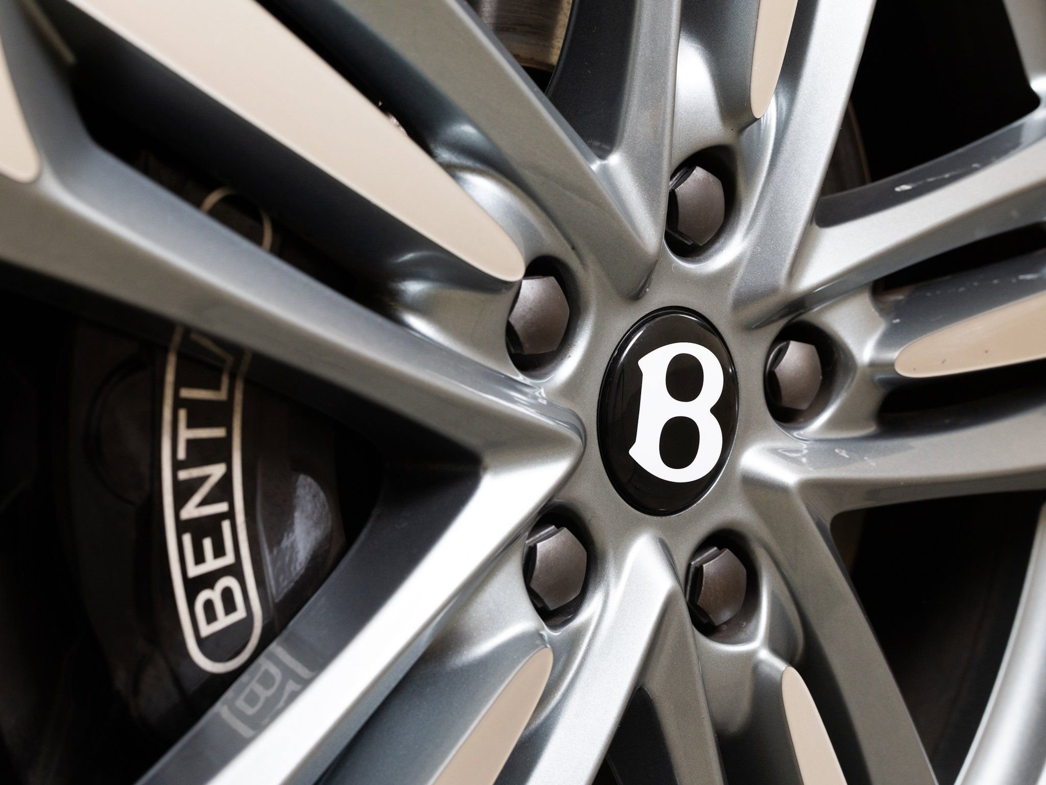 Used 2024 Bentley Continental GT image 44