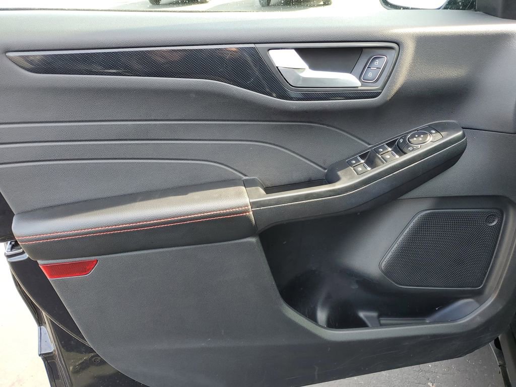 Used 2025 Ford Escape ST-Line image 23