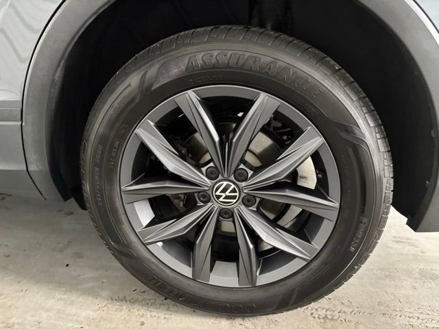 Used 2022 Volkswagen Tiguan SE image 8