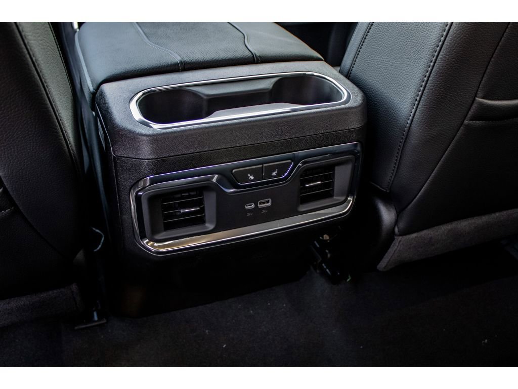 New 2026 GMC Sierra 3500 Denali w/ Denali Reserve Package image 30