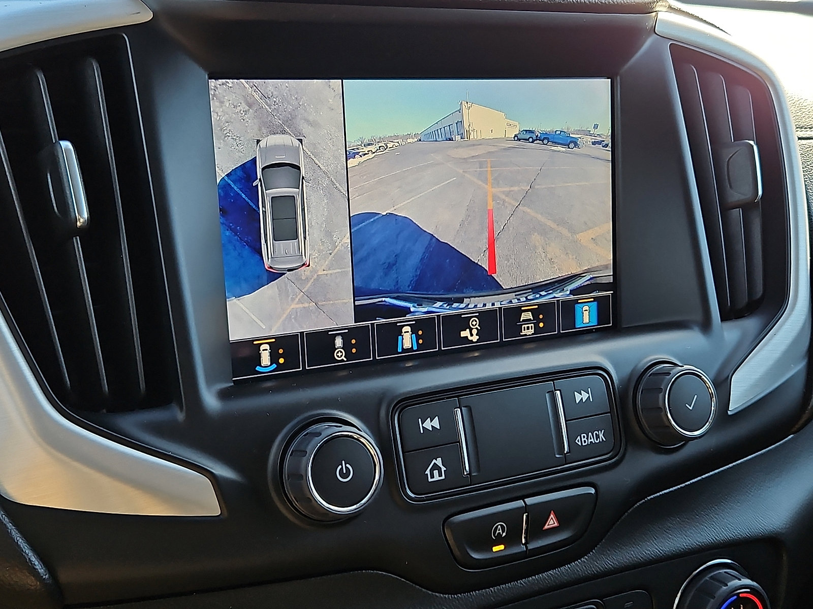 Certified 2022 GMC Terrain SLT w/ Tech Package image 17