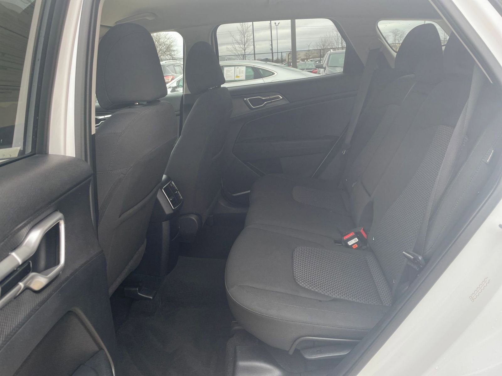 Used 2025 Kia Sportage LX image 24