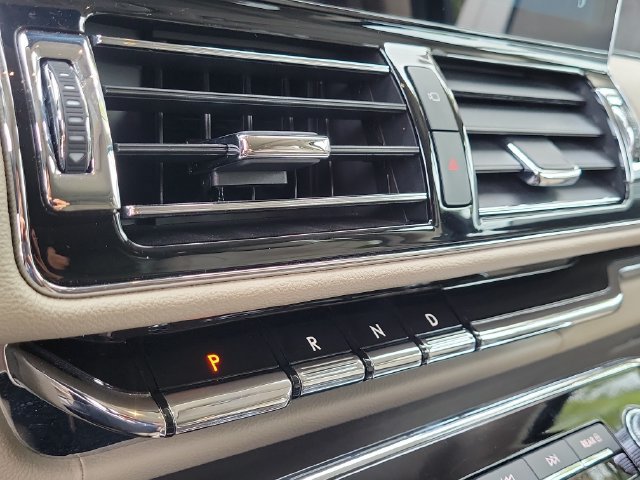 Used 2023 Lincoln Navigator Reserve RWD image 28