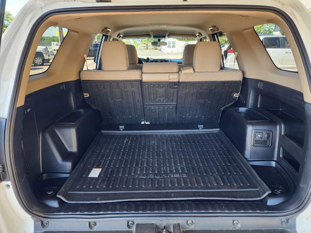Used 2016 Toyota 4Runner SR5 AWD/4WD image 15