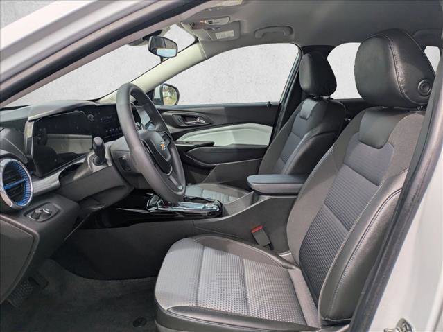 Used 2025 Chevrolet Trax LT image 21
