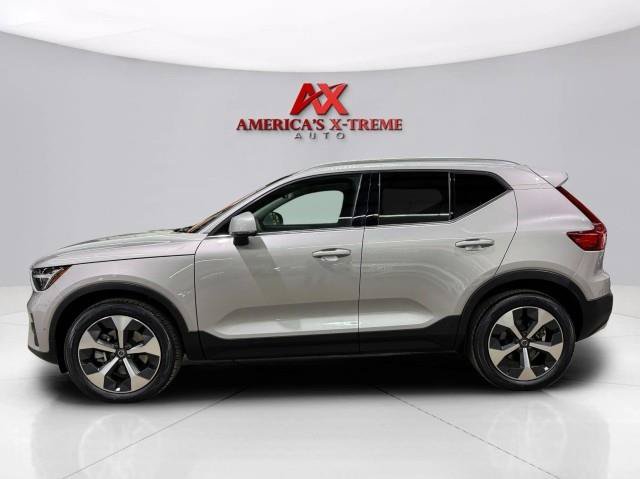 Used 2023 Volvo XC40 B5 Plus w/ Driver Assist Package AWD/4WD image 5
