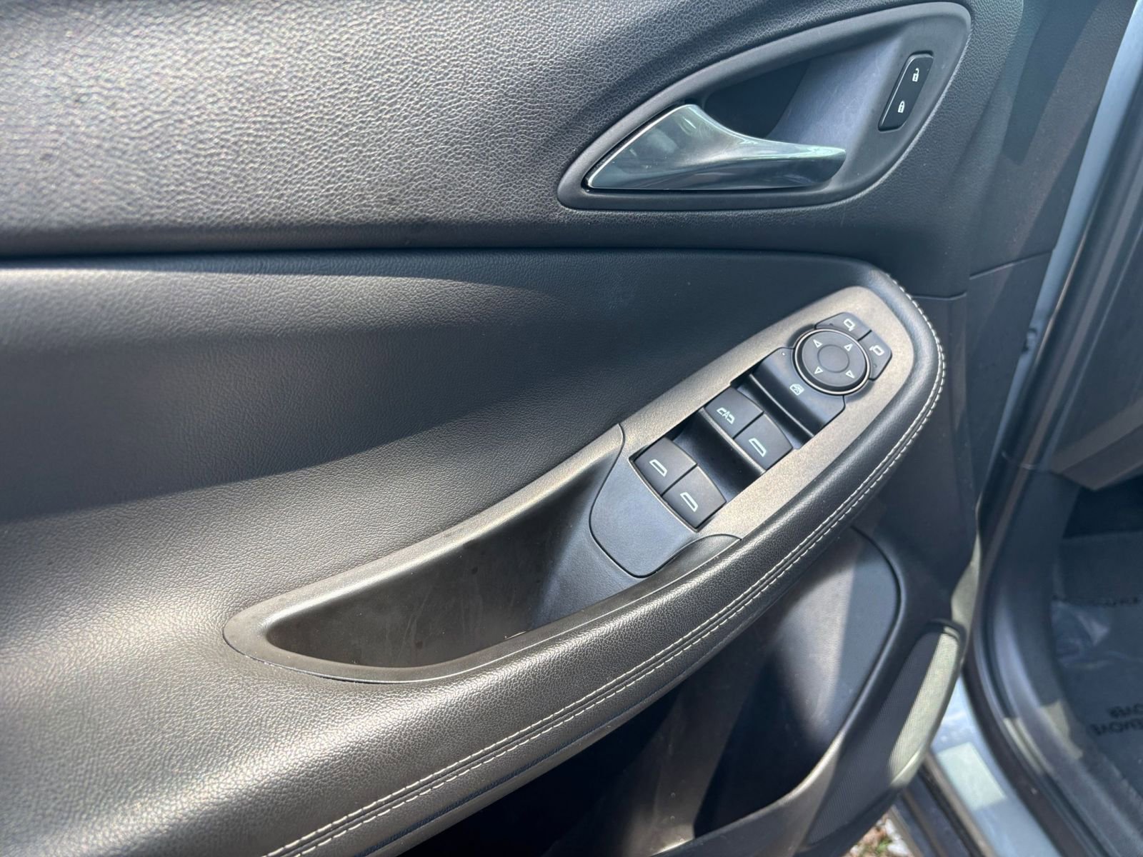 Used 2025 Buick Encore GX Preferred FWD image 18
