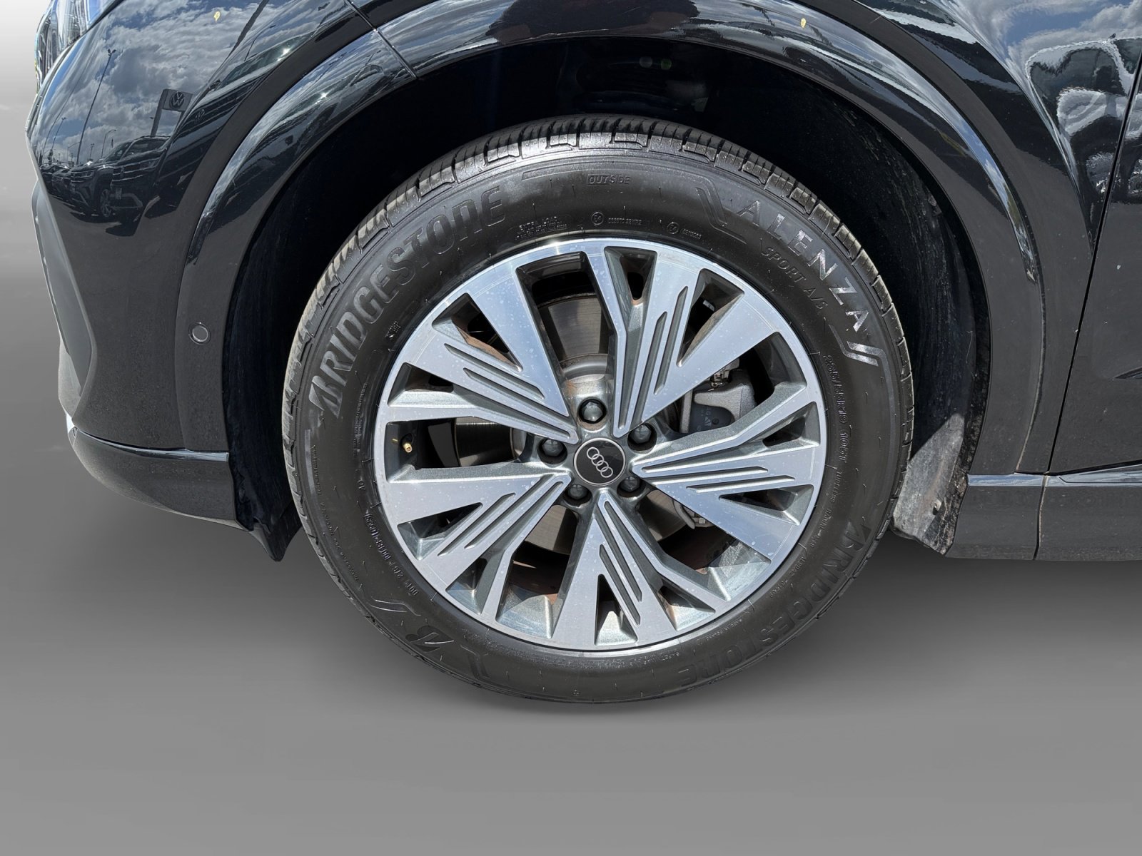 Used 2023 Audi Q4 e-tron Premium Plus w/ Premium Plus RWD image 9