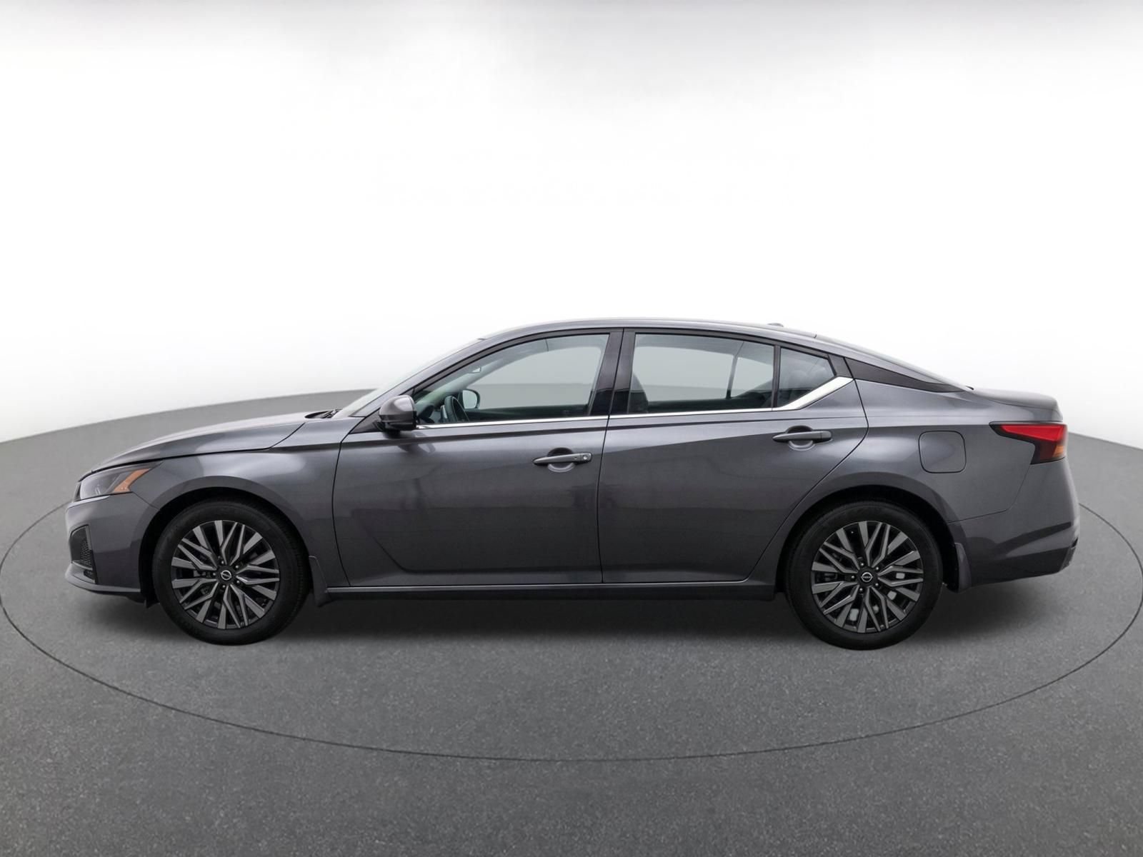 Used 2026 Nissan Altima 2.5 SV FWD image 4