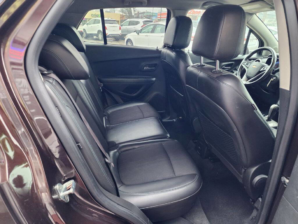 Used 2016 Chevrolet Trax LT w/ LT Convenience Package image 12