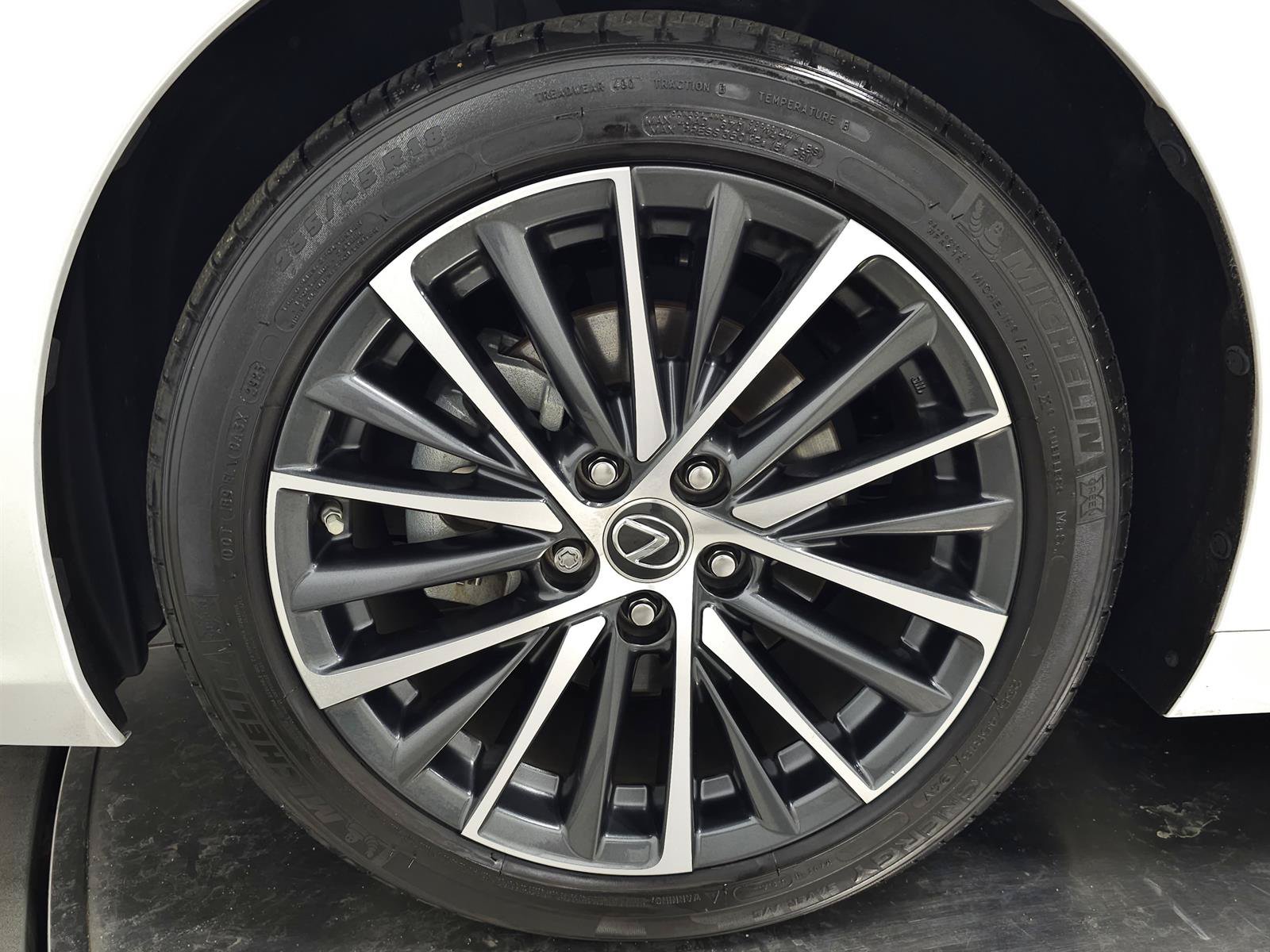 Certified 2024 Lexus ES 350 w/ Premium Package FWD image 12