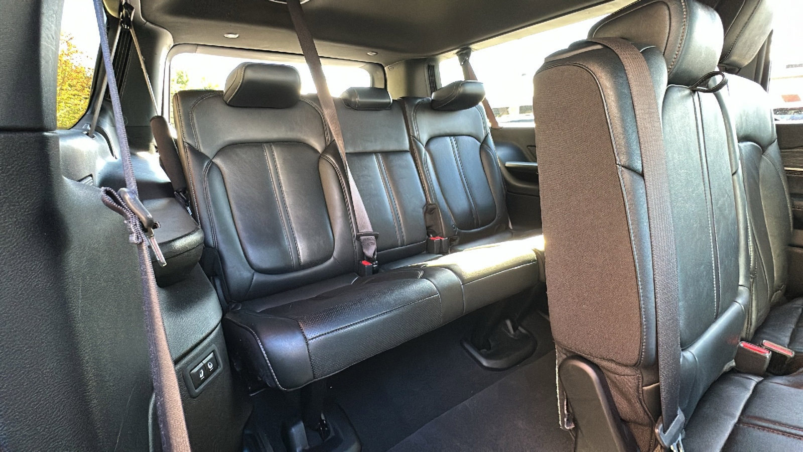 Used 2023 Jeep Wagoneer L Series II image 25