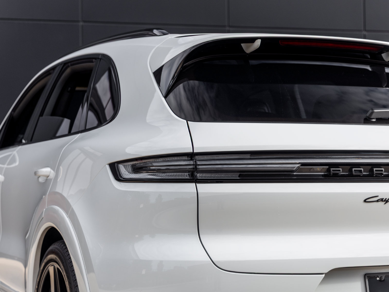 Certified 2025 Porsche Cayenne GTS AWD/4WD image 14