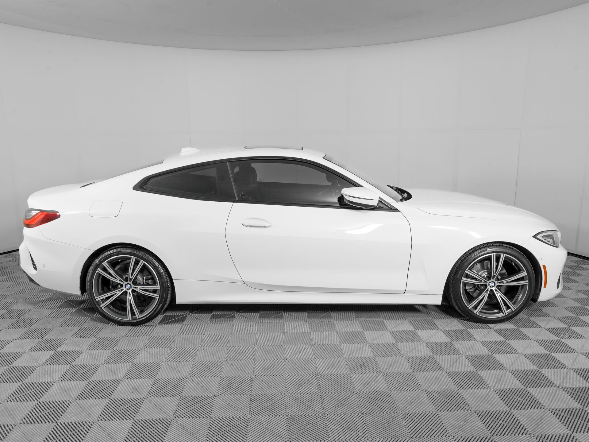 Used 2021 BMW 430i Coupe w/ Premium Package RWD image 3