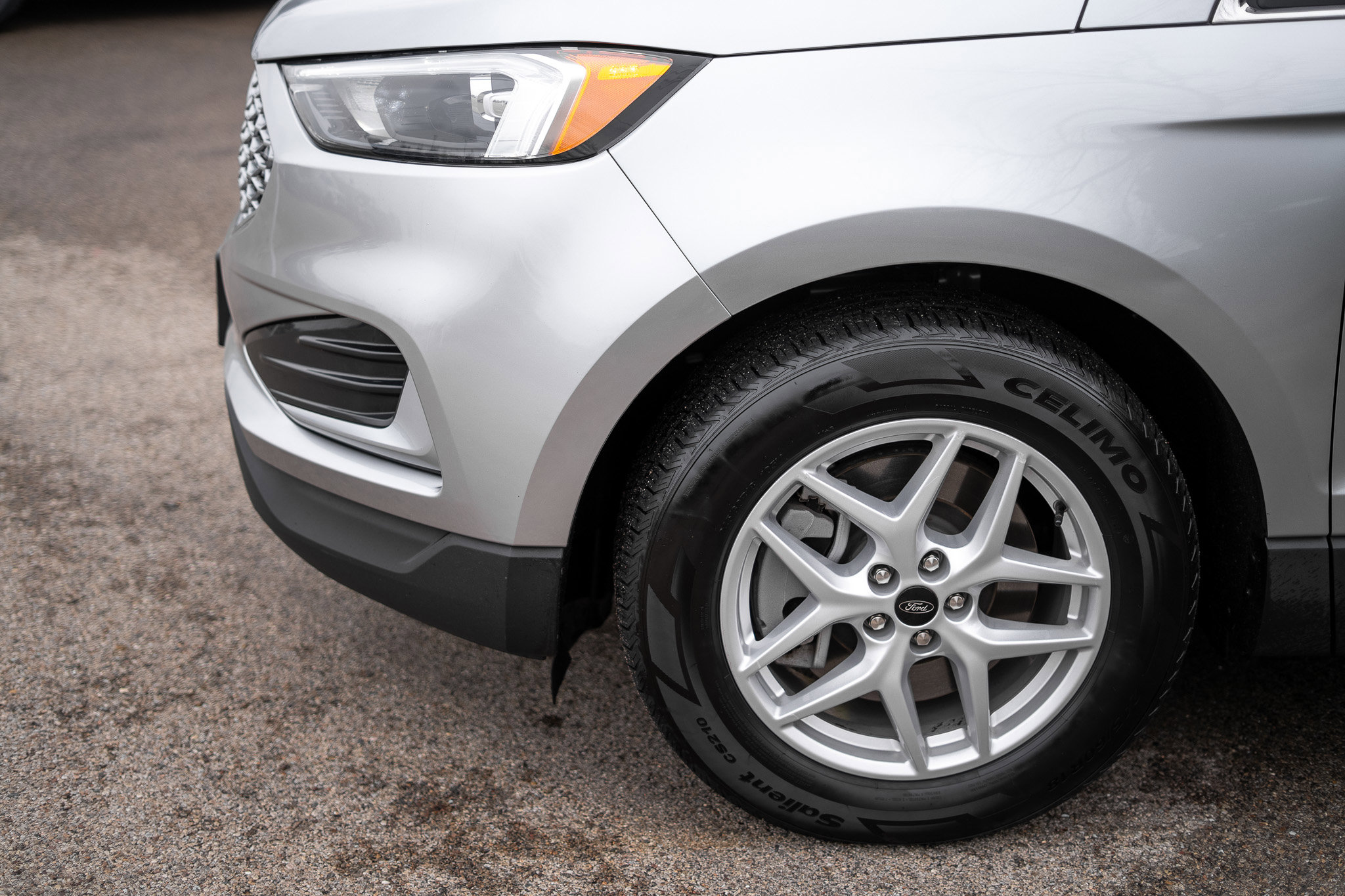 Used 2024 Ford Edge SEL image 9