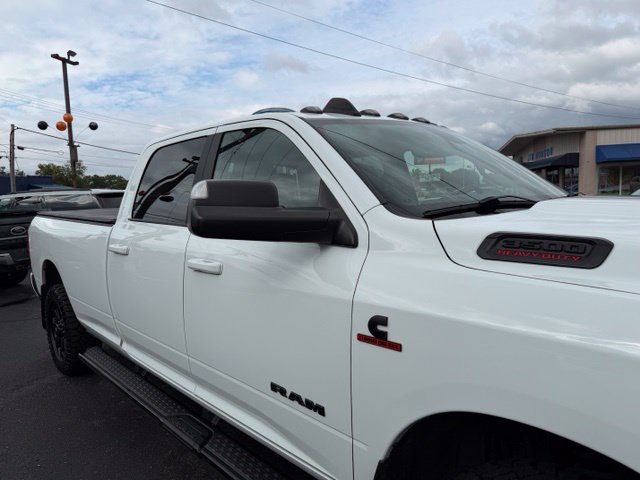 Used 2022 RAM 3500 Big Horn w/ Night Edition AWD/4WD image 6