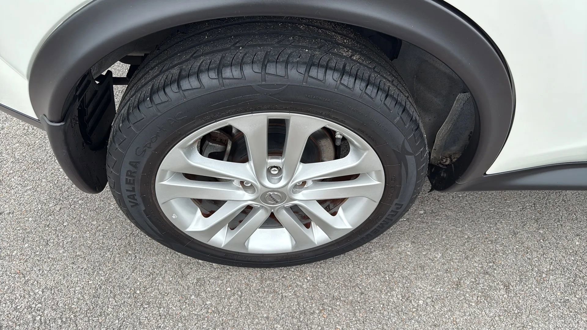 Used 2014 Nissan Juke SV w/ Navigation Package image 24