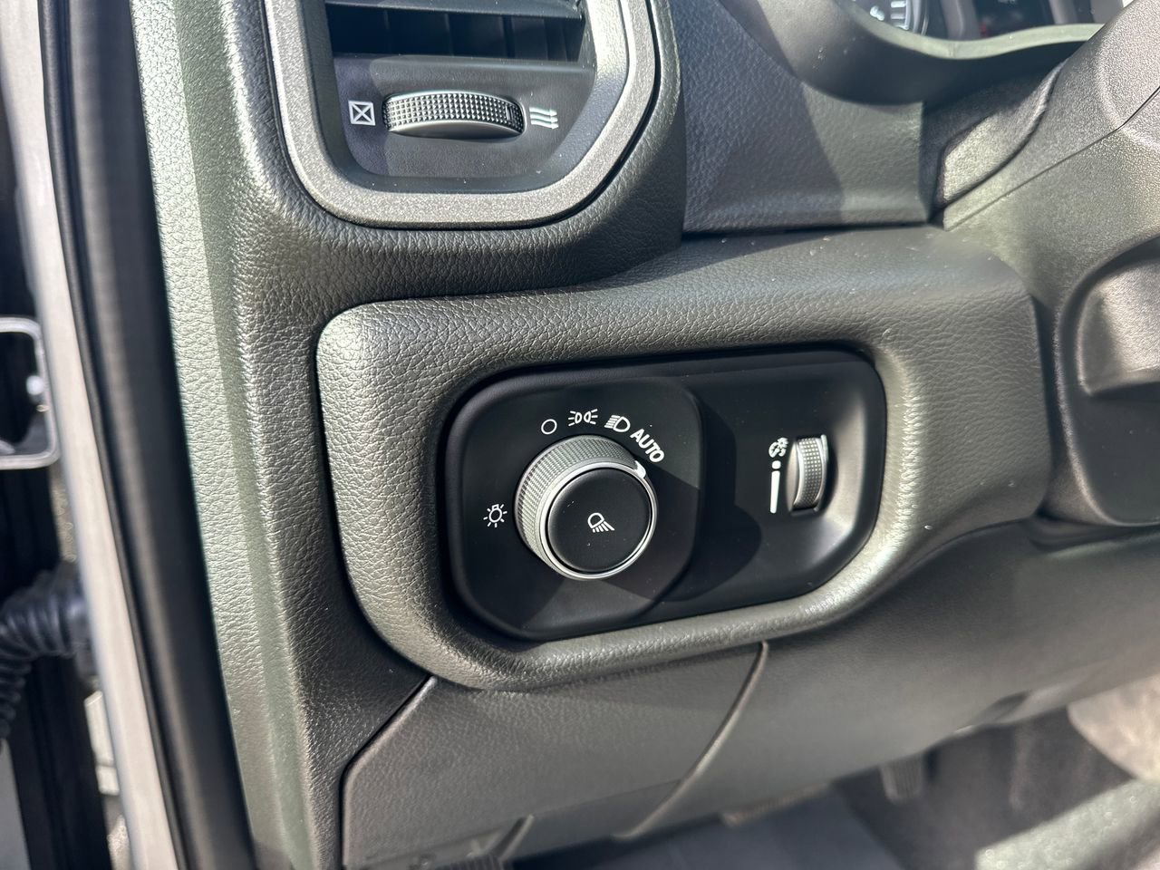 New 2024 RAM 2500 Tradesman w/ Chrome Appearance Group image 15