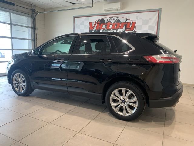 Used 2022 Ford Edge Titanium image 2