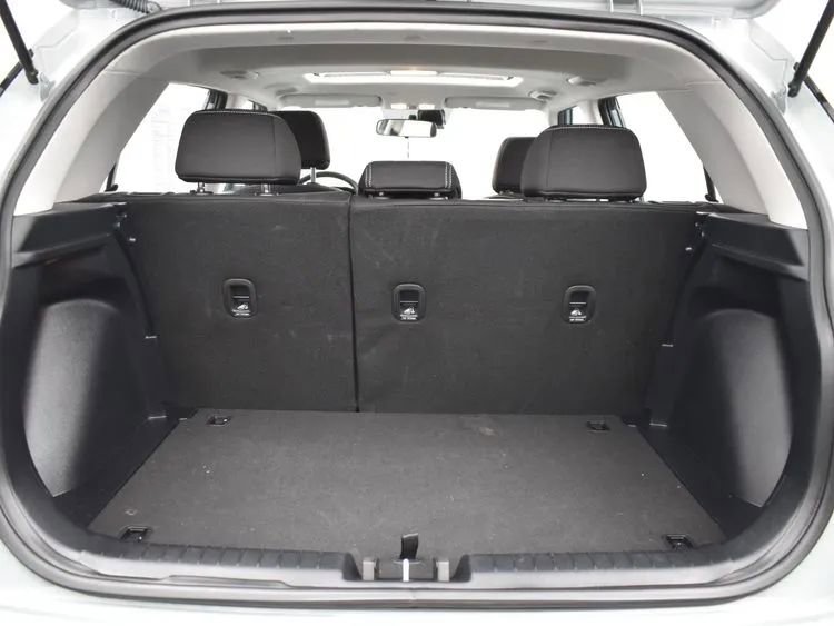 Used 2025 Hyundai Venue SEL image 16