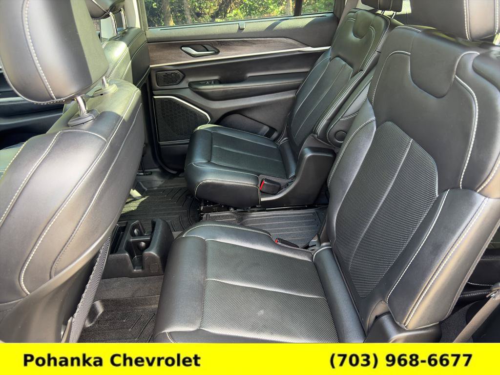 Used 2022 Jeep Grand Cherokee L Limited w/ Luxury Tech Group II AWD/4WD image 31