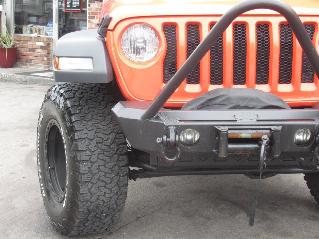 Used 2018 Jeep Wrangler Unlimited Sport S AWD/4WD image 3
