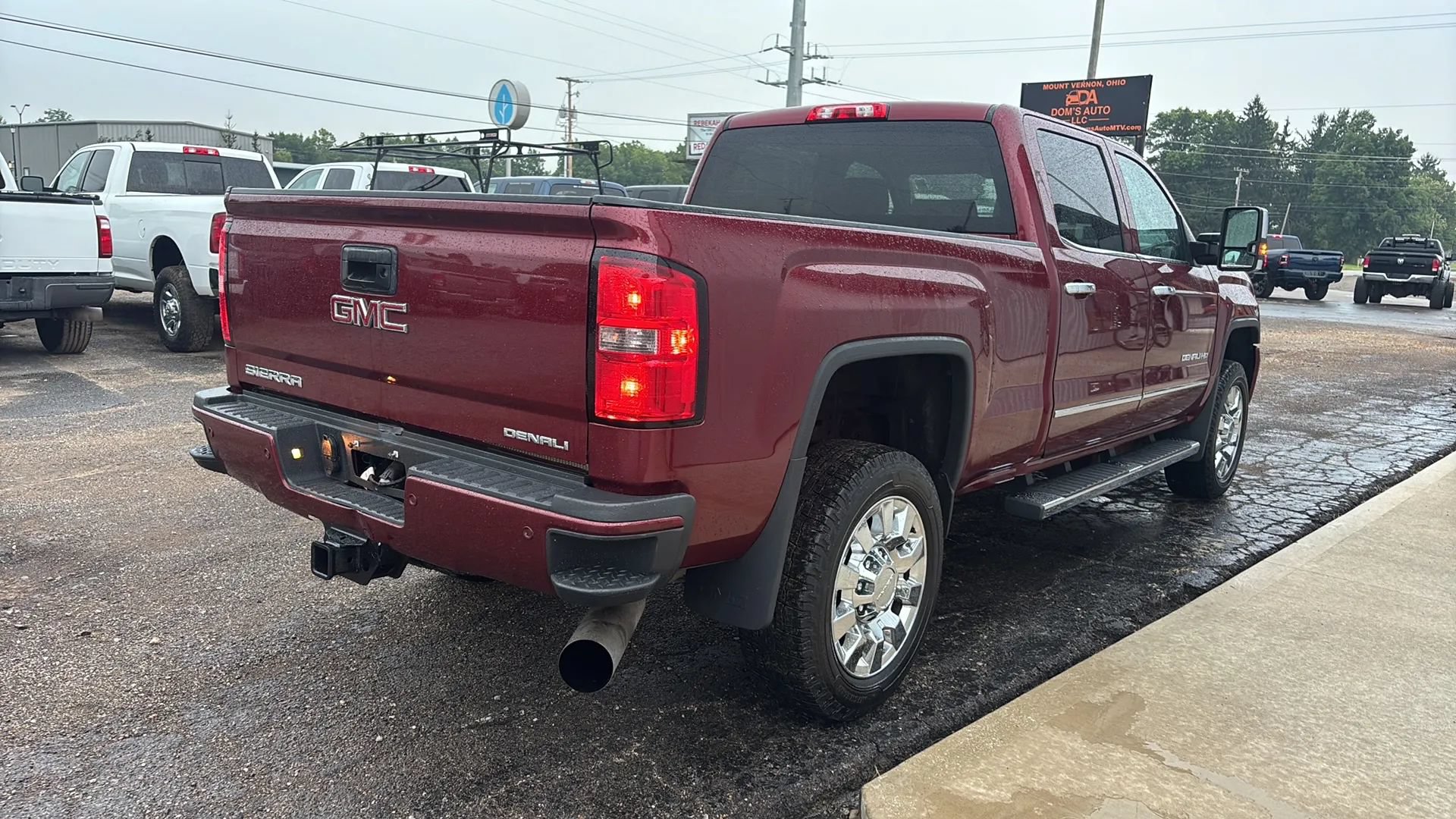 Used 2015 GMC Sierra 2500 Denali w/ Duramax Plus Package AWD/4WD image 8
