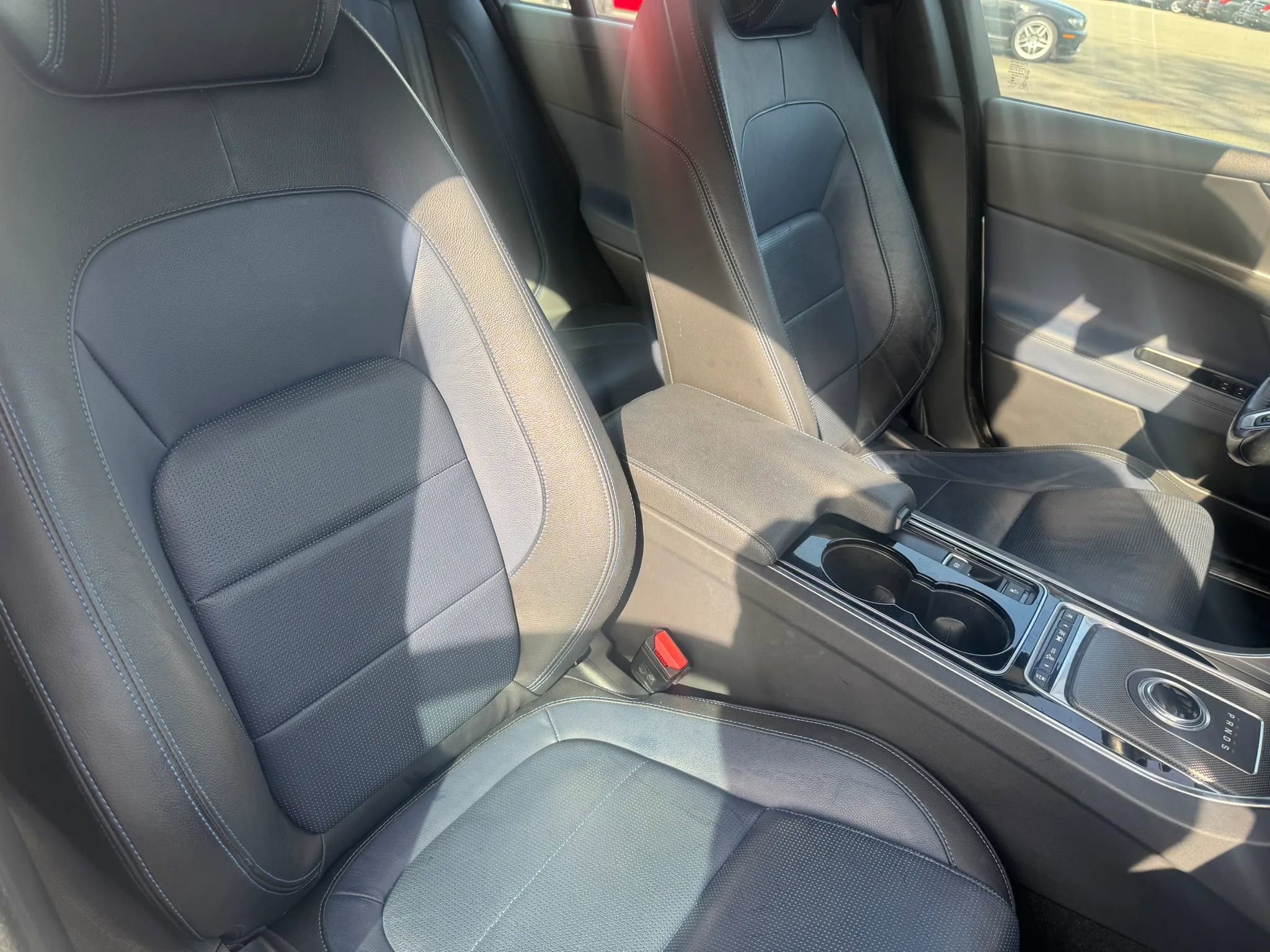 Used 2017 Jaguar XE R-Sport image 27