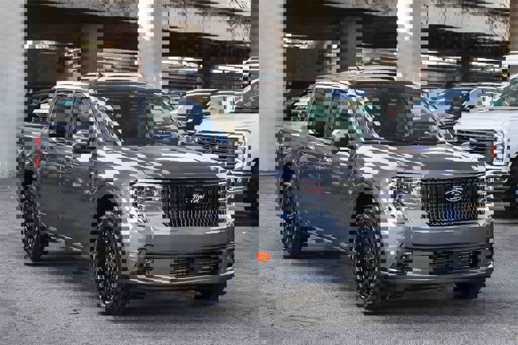 New 2026 Ford Maverick Lobo image 3