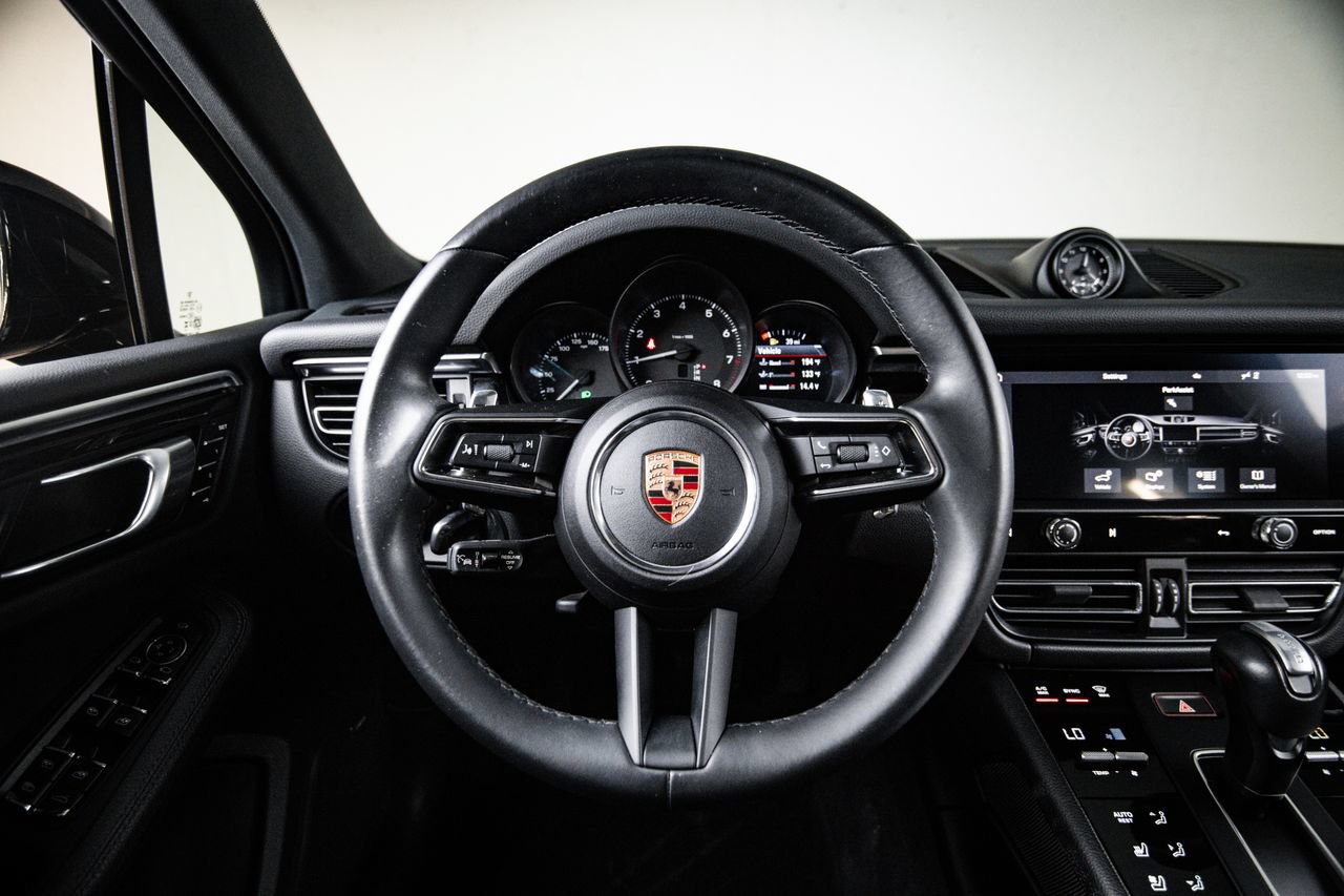 Certified 2024 Porsche Macan AWD/4WD image 24