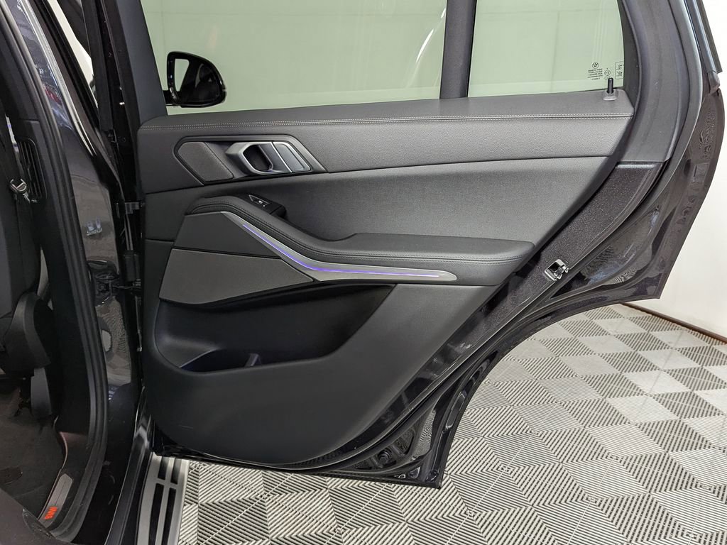 Used 2021 BMW X5 xDrive40i w/ Premium Package image 45