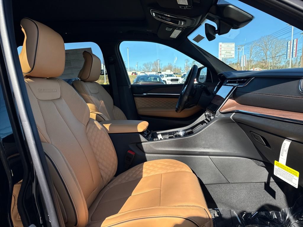 New 2025 Jeep Grand Cherokee L Summit w/ Obsidian Package image 17