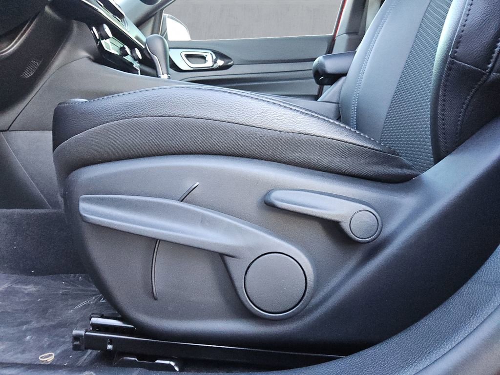 New 2026 Jeep Compass Latitude image 16