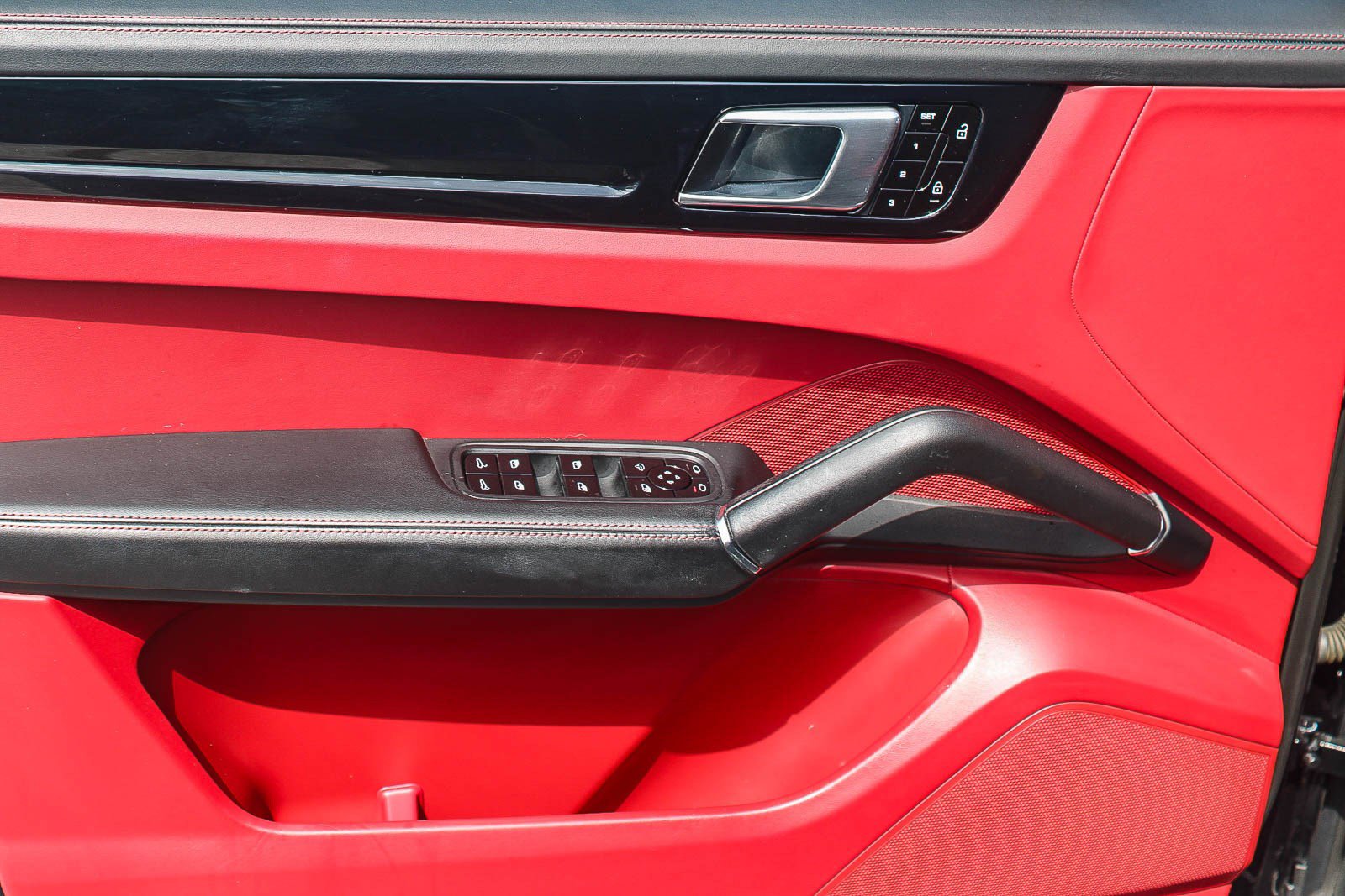 Used 2021 Porsche Cayenne Coupe AWD/4WD image 21