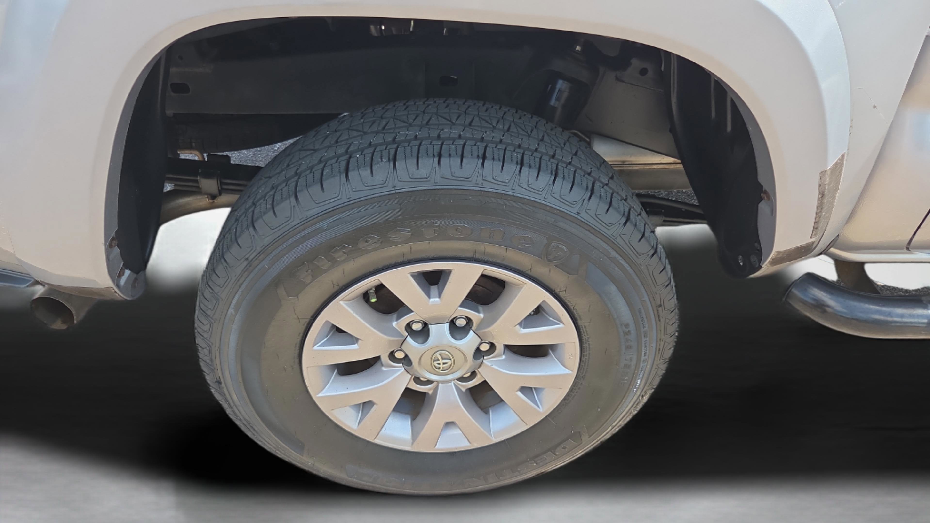 Used 2017 Toyota Tacoma SR5 w/ Tow Package RWD image 34