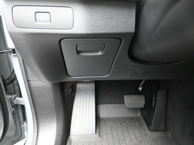Used 2026 Volvo XC90 B6 Plus w/ Protection Package Premier image 16