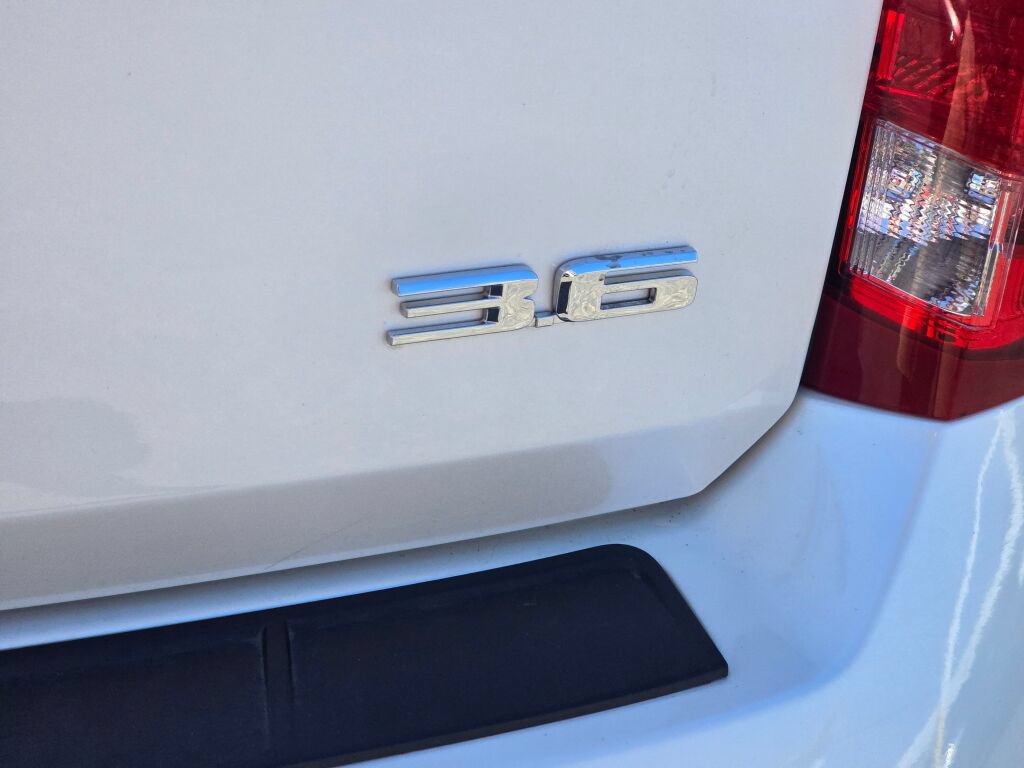 Used 2015 Cadillac SRX Performance w/ Driver Awareness Package FWD image 16