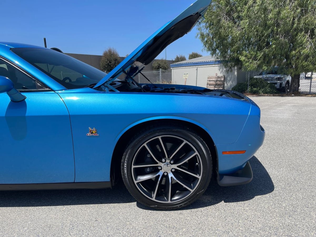 Used 2016 Dodge Challenger R/T Scat Pack w/ Leather Interior Group RWD image 32