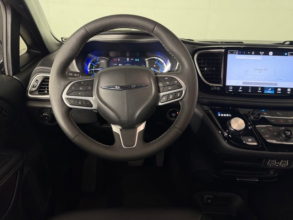 Used 2025 Chrysler Pacifica Select w/ Uconnect Theater Family Group FWD image 14