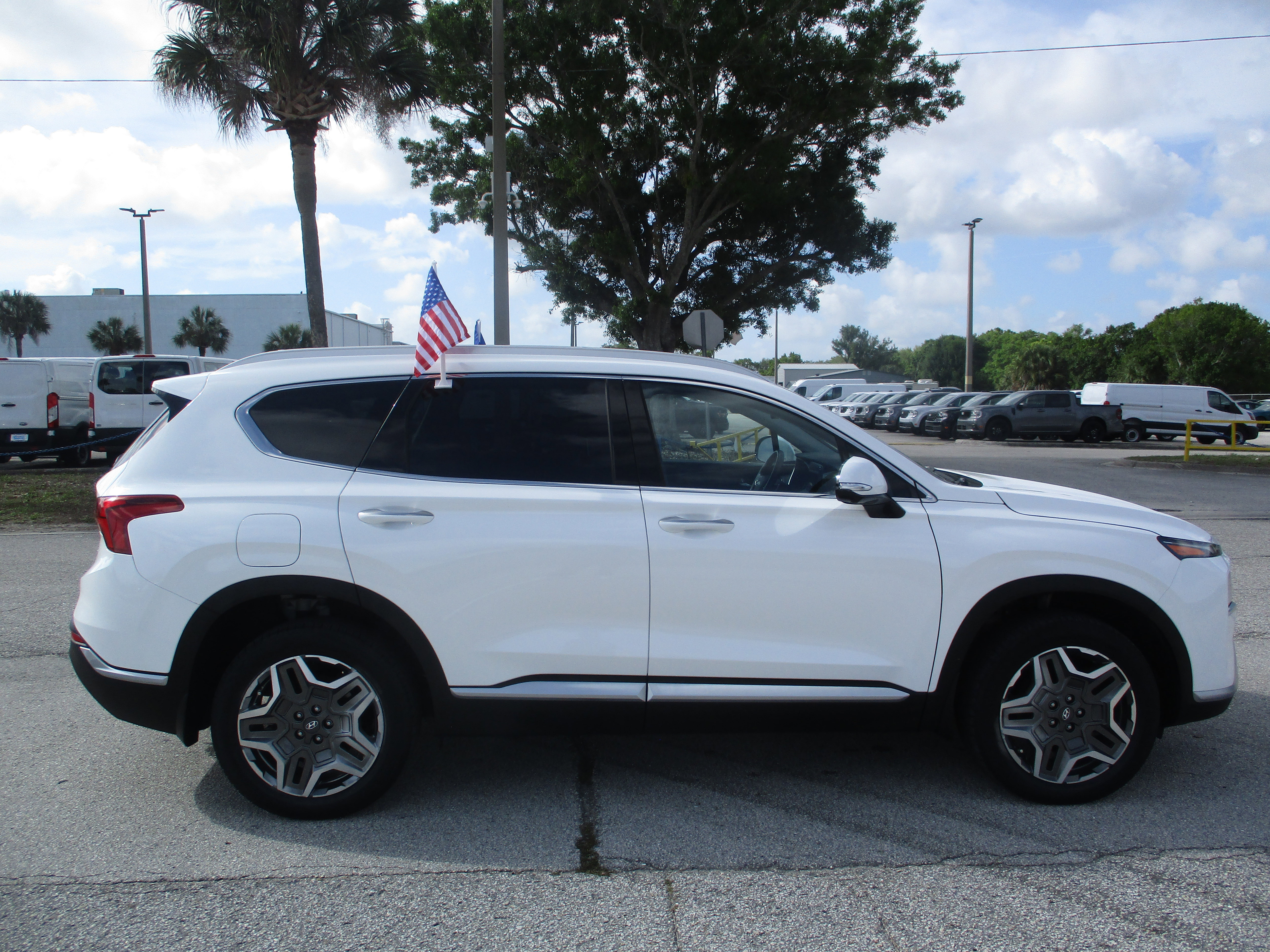 Used 2023 Hyundai Santa Fe Limited image 8