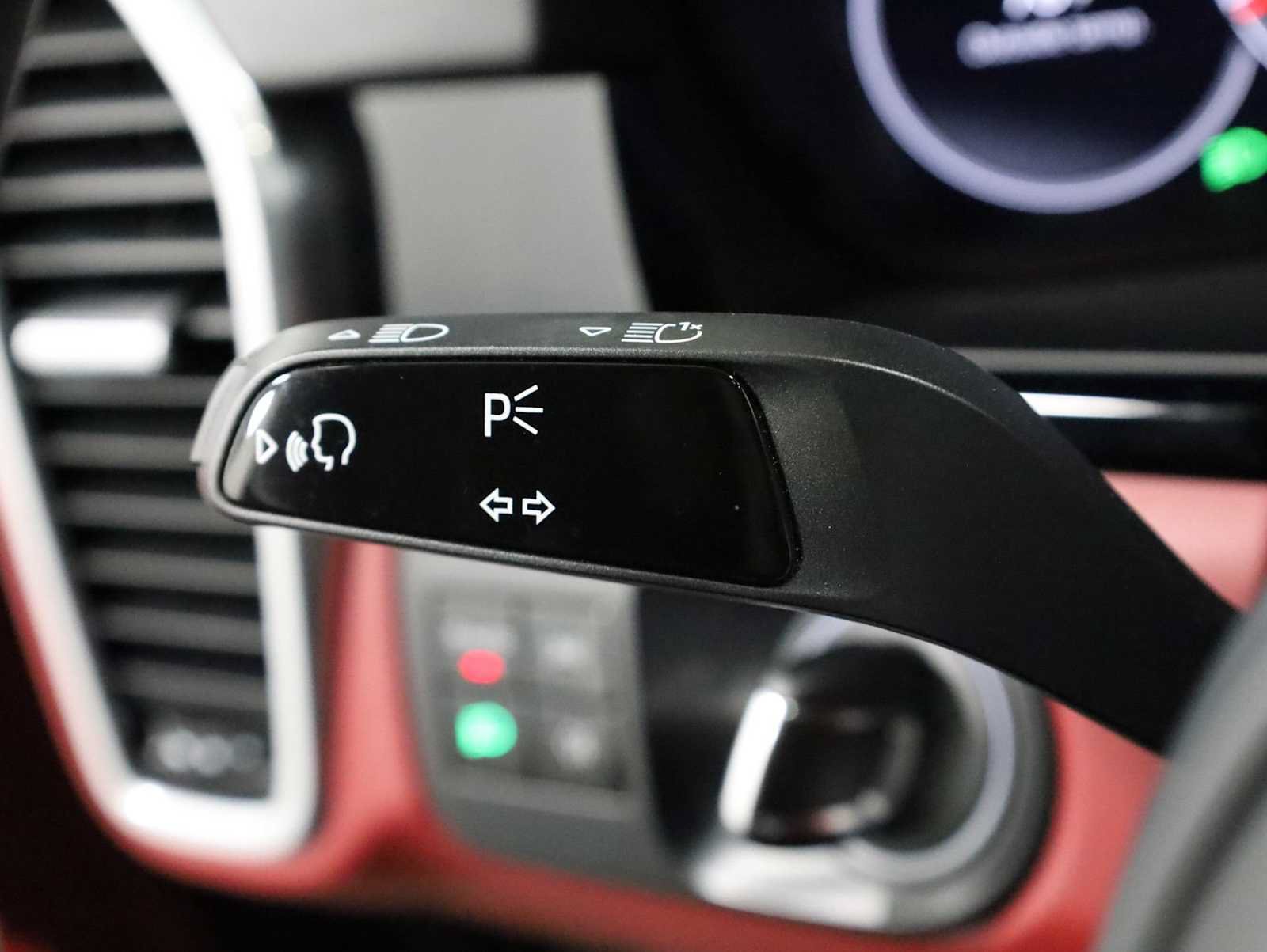 Used 2019 Porsche Cayenne Turbo AWD/4WD image 31