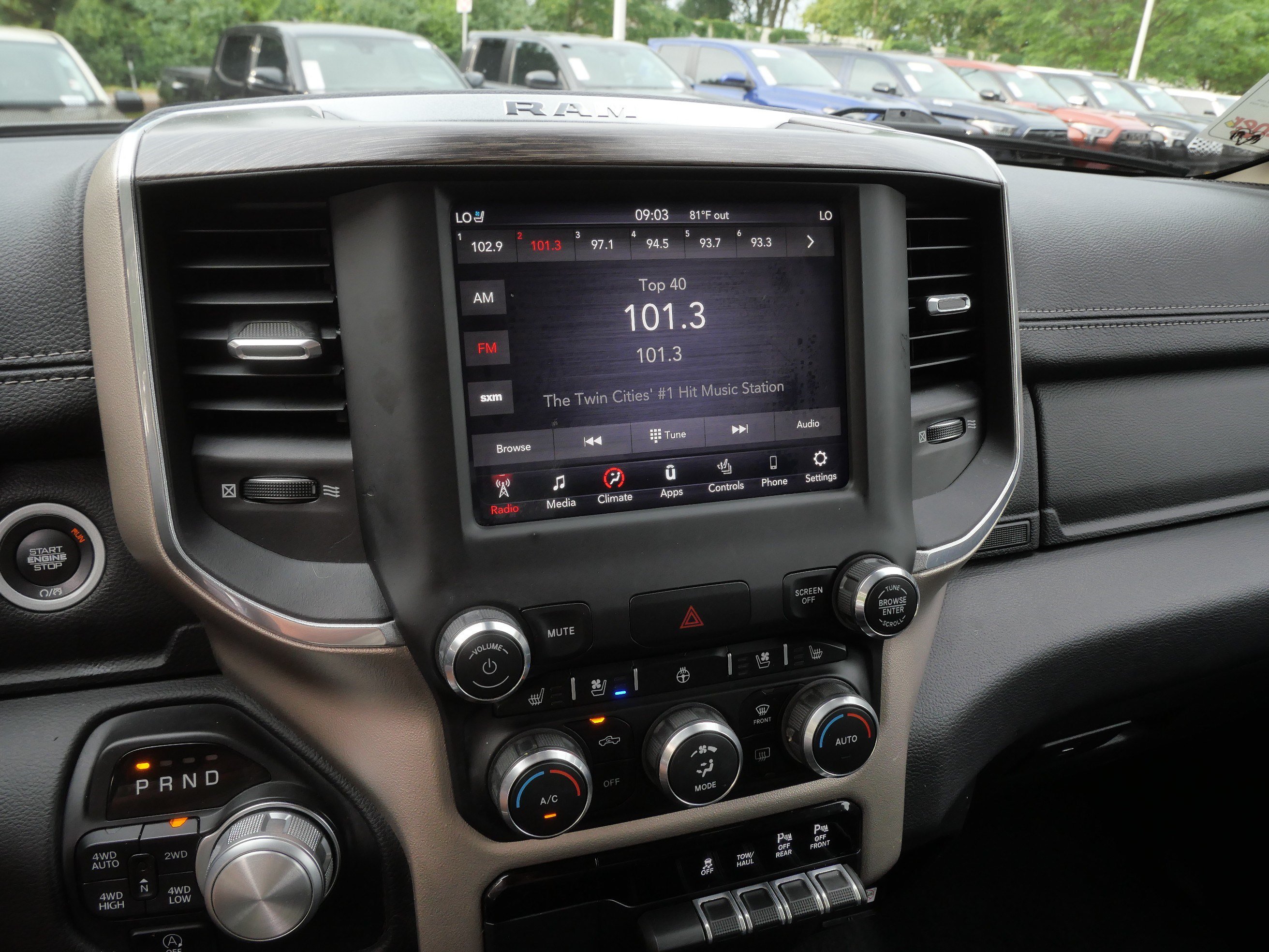 Used 2019 RAM 1500 Laramie AWD/4WD image 22