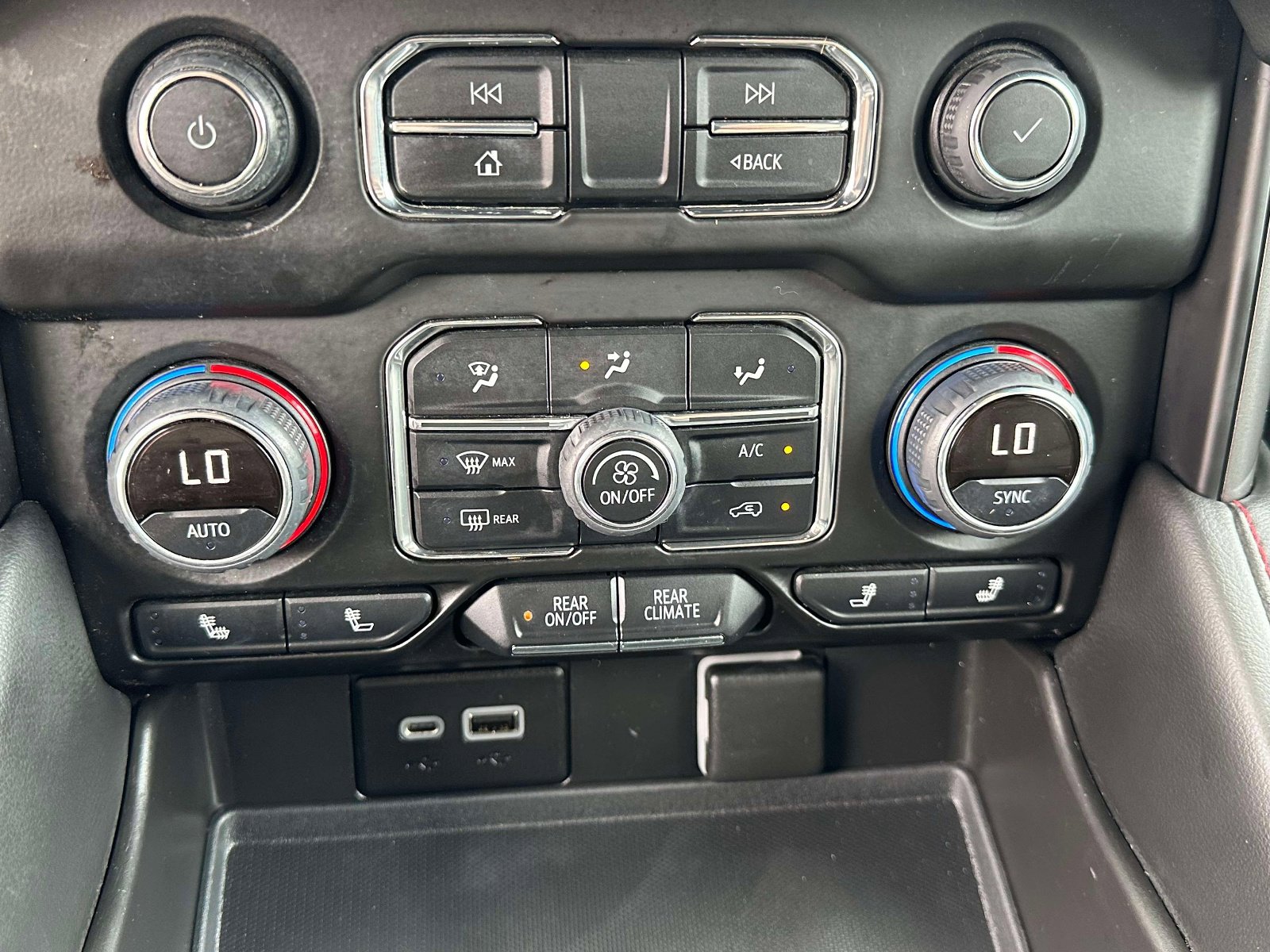 Used 2021 Chevrolet Suburban RST w/ Rear Media and Nav Package image 12