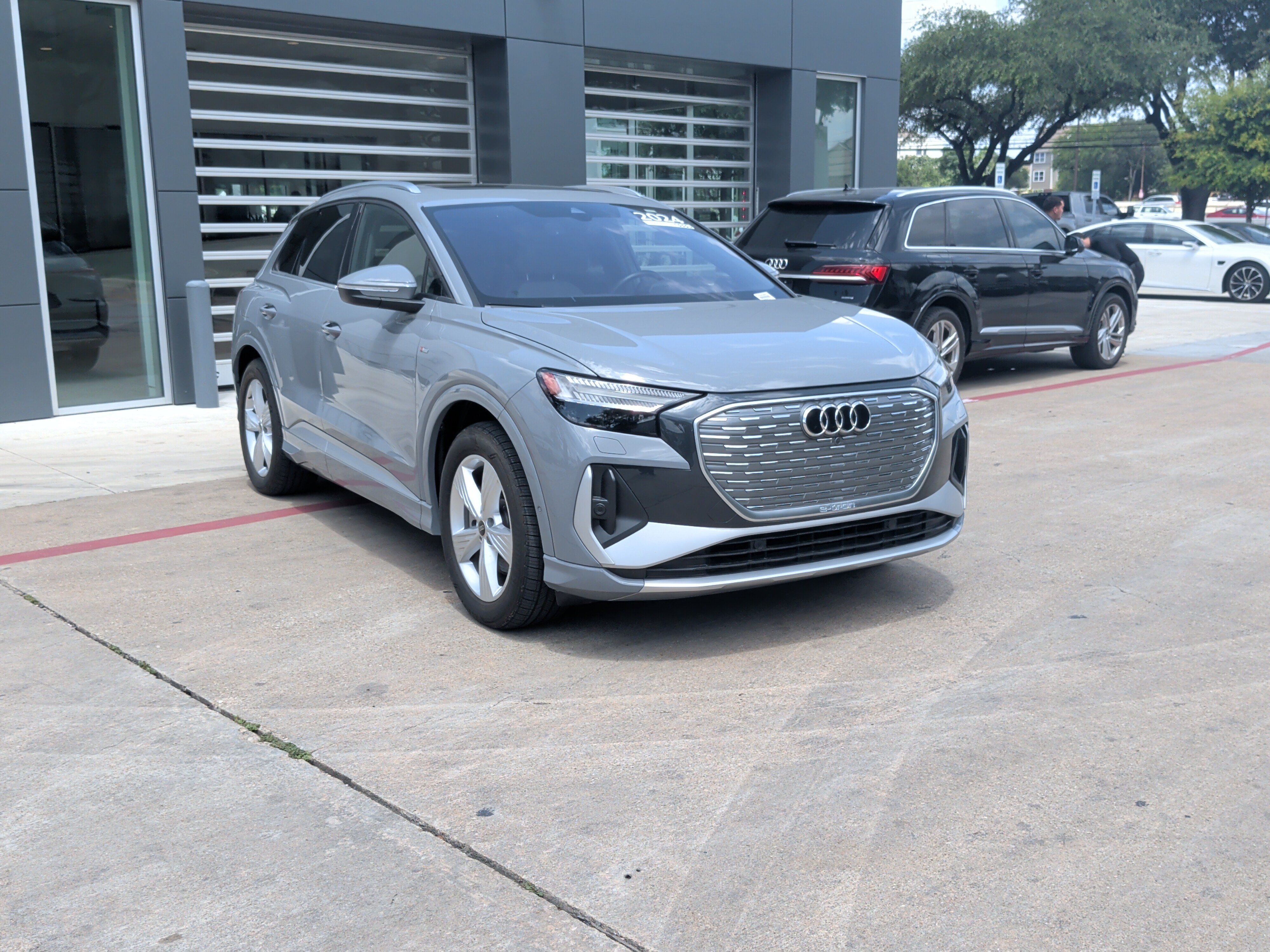 Certified 2024 Audi Q4 e-tron Prestige AWD/4WD image 2