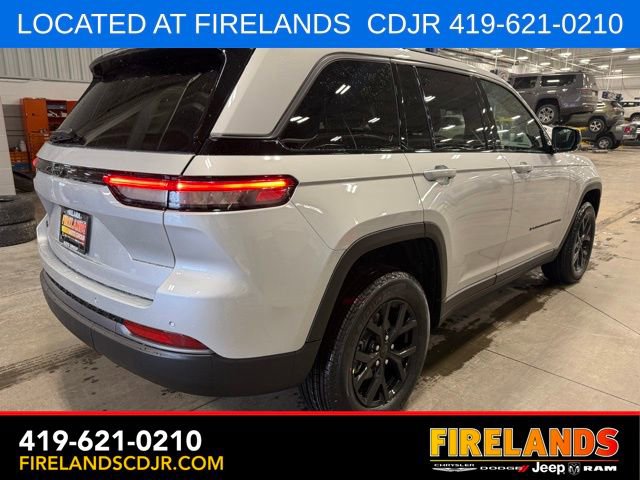 New 2026 Jeep Grand Cherokee Altitude AWD/4WD image 3